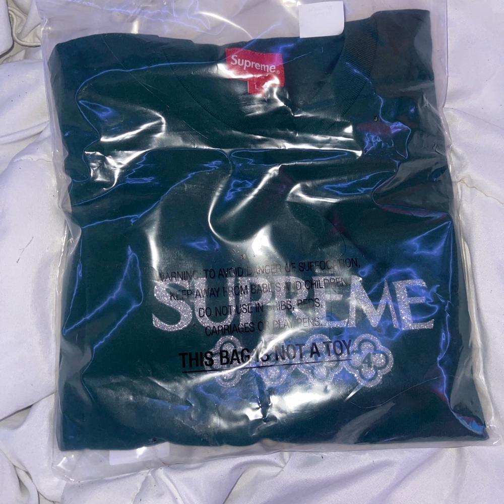 Supreme Glitter tshirt